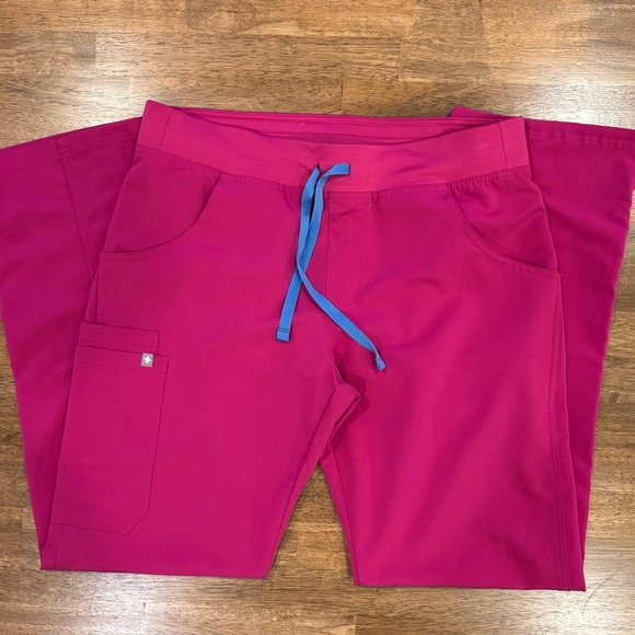 Figs Limited Edition Color
Pants Size: M
Top Size: S - Picture 4 of 5